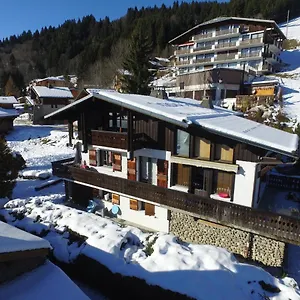 Six-deniers Apartment